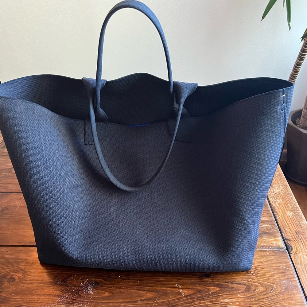 Rothy’s Lightweight Mega tote in Navy Twill